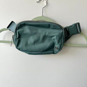 lululemon everywhere belt bag